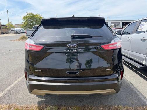 Black Metallic 2024 Ford Edge SEL
