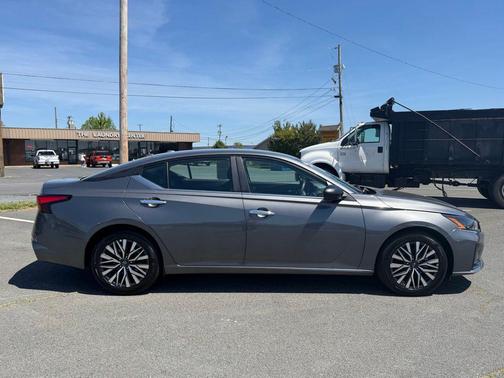 Gun Metallic 2025 Nissan Altima 2.5 SV