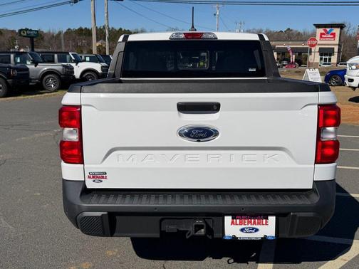 Oxford White 2022 Ford Maverick Lariat