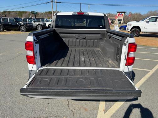 Oxford White 2022 Ford Maverick Lariat
