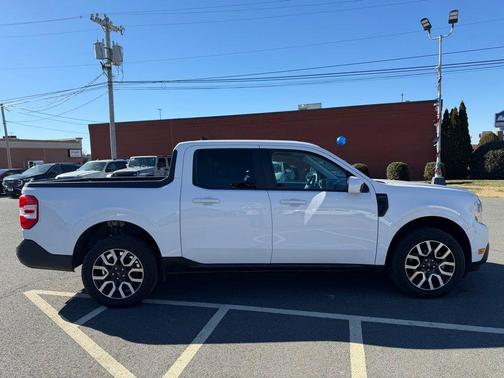 Oxford White 2022 Ford Maverick Lariat