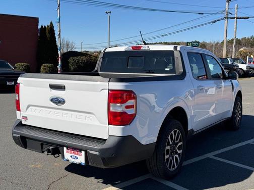Oxford White 2022 Ford Maverick Lariat