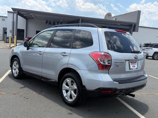 Ice Silver Metallic 2014 Subaru Forester 2.5i Premium