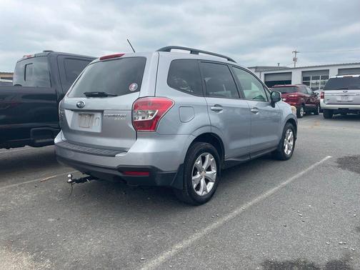 Ice Silver Metallic 2014 Subaru Forester 2.5i Premium