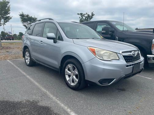Ice Silver Metallic 2014 Subaru Forester 2.5i Premium