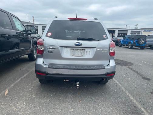 Ice Silver Metallic 2014 Subaru Forester 2.5i Premium
