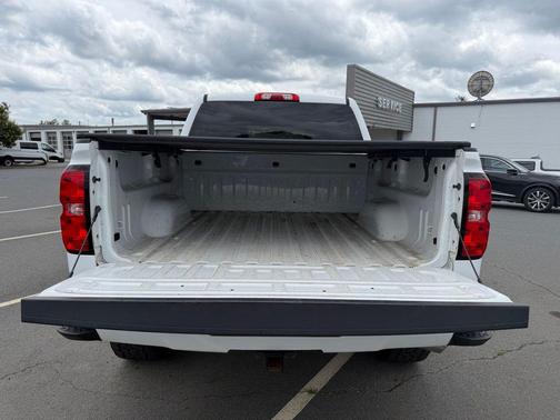 Summit White 2018 Chevrolet Silverado 1500 2LT
