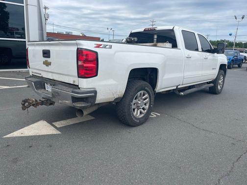 Summit White 2019 Chevrolet Silverado 2500 LT