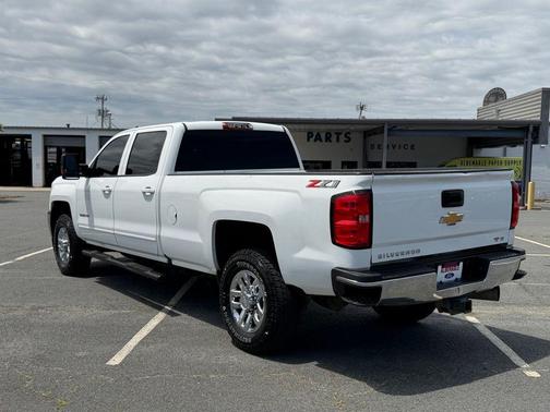 Summit White 2019 Chevrolet Silverado 2500 LT