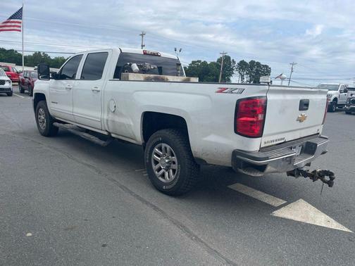 Summit White 2019 Chevrolet Silverado 2500 LT