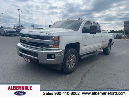 Summit White 2019 Chevrolet Silverado 2500 LT