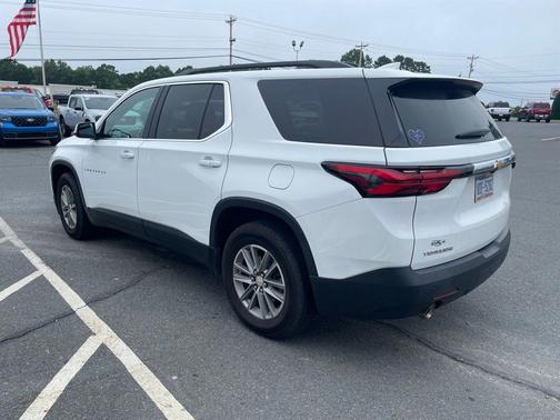 Summit White 2022 Chevrolet Traverse LT Leather