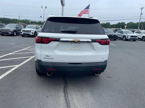 Summit White 2022 Chevrolet Traverse LT Leather