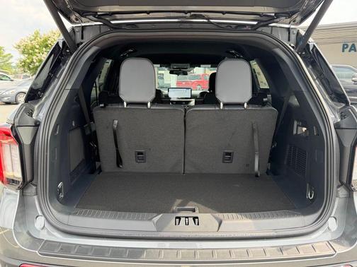 Carbonized Gray Metallic 2026 Ford Explorer ST-Line