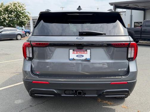Carbonized Gray Metallic 2026 Ford Explorer ST-Line