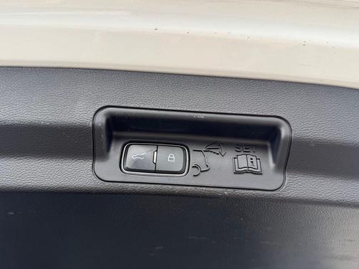 Oxford White 2020 Ford Explorer XLT
