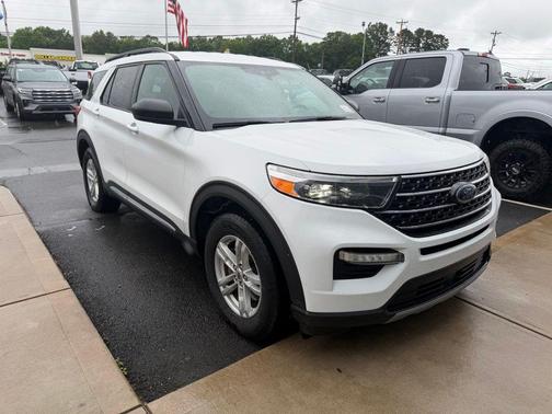 Oxford White 2020 Ford Explorer XLT