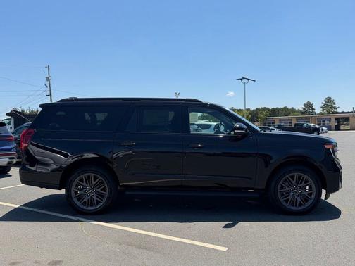 Agate Black Metallic 2026 Ford Expedition Max Platinum