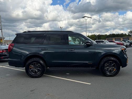 Stone Blue Metallic 2026 Ford Expedition Tremor