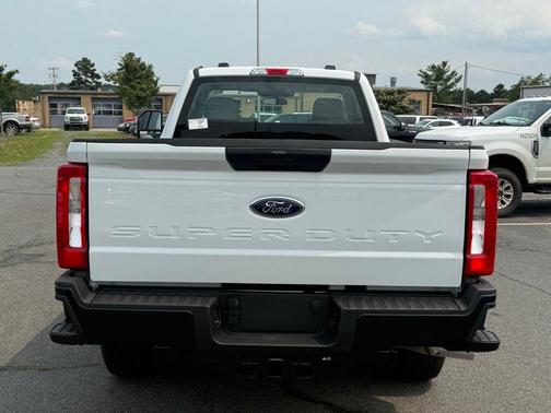 Oxford White 2025 Ford F-350 XL