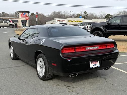2013 Dodge Challenger SXT