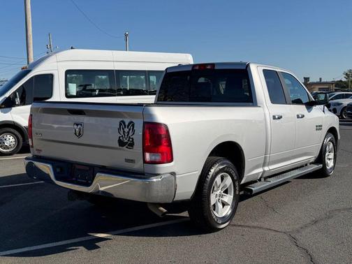 Bright Silver Metallic Clearcoat 2017 RAM 1500 SLT