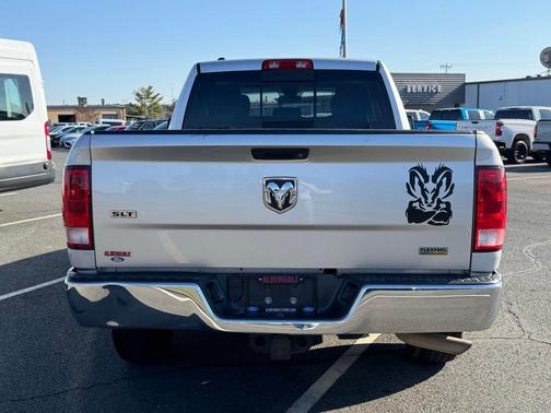 Bright Silver Metallic Clearcoat 2017 RAM 1500 SLT