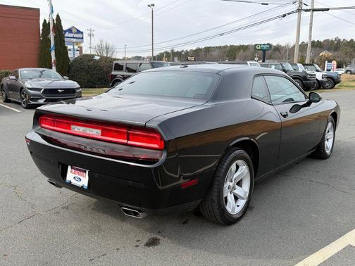 2013 Dodge Challenger SXT
