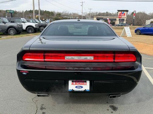 2013 Dodge Challenger SXT