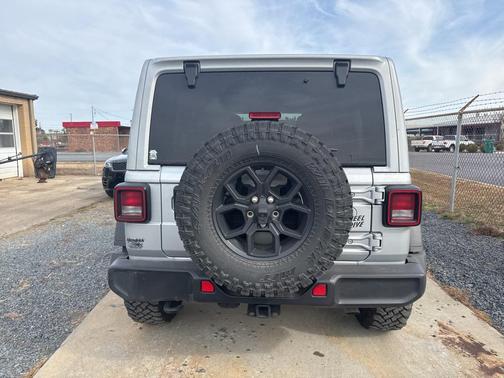 2024 Jeep Wrangler Willys