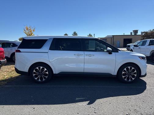 2022 Kia Carnival EX