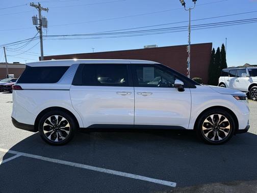 2022 Kia Carnival EX