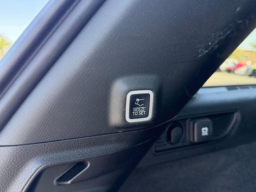 Bright White Clearcoat 2025 Jeep Grand Cherokee Summit