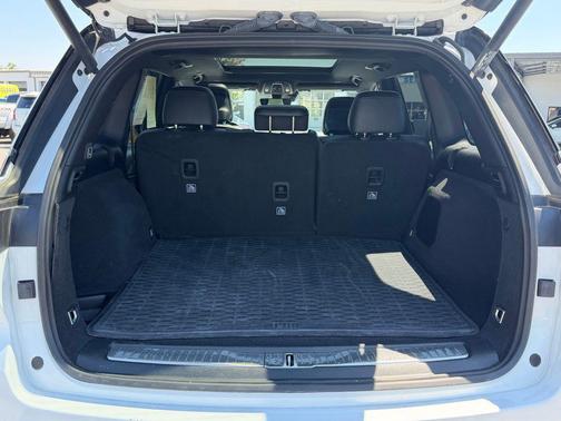 Bright White Clearcoat 2025 Jeep Grand Cherokee Summit