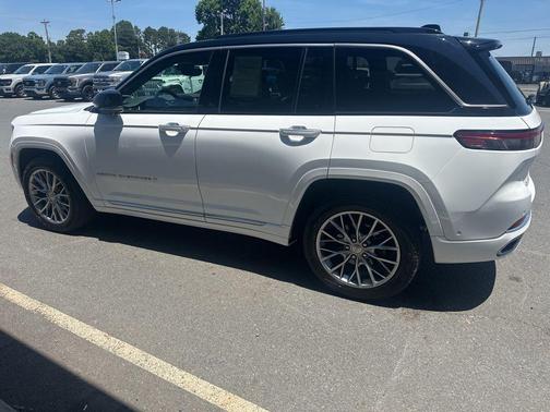 Bright White Clearcoat 2025 Jeep Grand Cherokee Summit