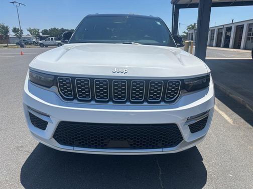 Bright White Clearcoat 2025 Jeep Grand Cherokee Summit