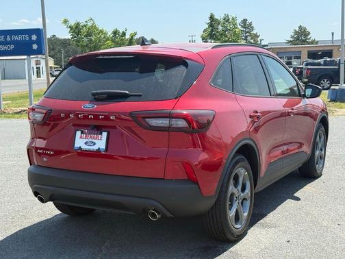 Rapid Red Metallic Tinted Clearcoat 2025 Ford Escape ST-Line