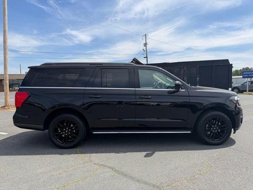 Black Metallic 2022 Ford Expedition Max XLT