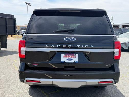 Black Metallic 2022 Ford Expedition Max XLT