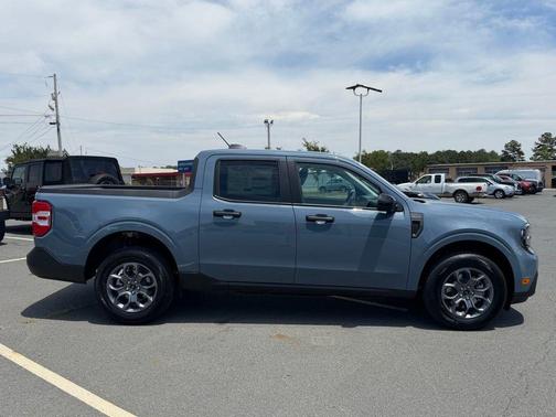 Azure Gray Metallic Tri-Coat 2026 Ford Maverick XLT