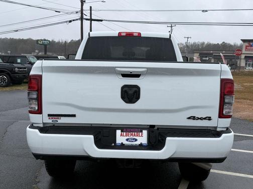 2024 RAM 2500 Big Horn Crew Cab 4x4 6'4' Box