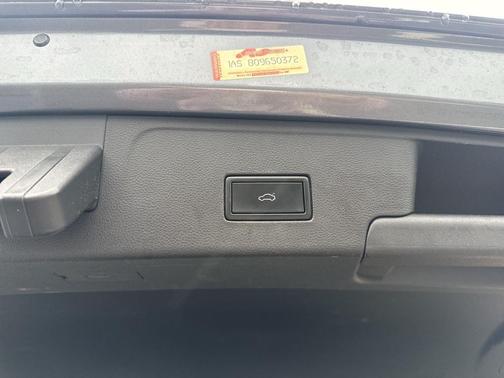 2020 Volkswagen Atlas Cross Sport 3.6L V6 SEL Premium R-Line