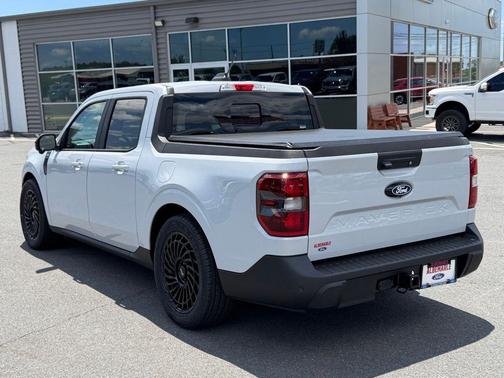 Space White Metallic 2026 Ford Maverick Lariat