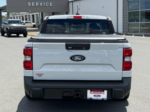 Space White Metallic 2026 Ford Maverick Lariat