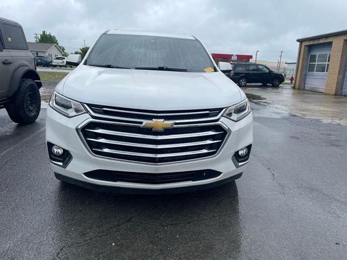 Iridescent Pearl Tricoat 2020 Chevrolet Traverse High Country