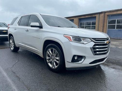 Iridescent Pearl Tricoat 2020 Chevrolet Traverse High Country
