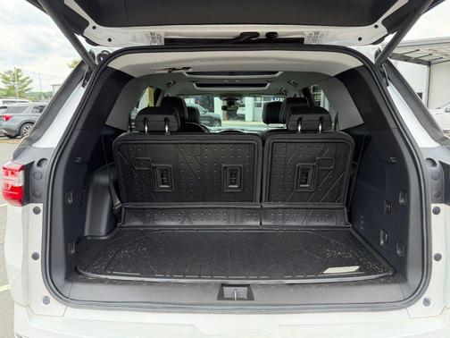 Iridescent Pearl Tricoat 2020 Chevrolet Traverse High Country