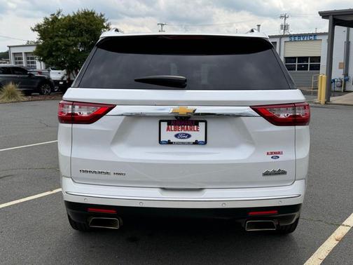 Iridescent Pearl Tricoat 2020 Chevrolet Traverse High Country