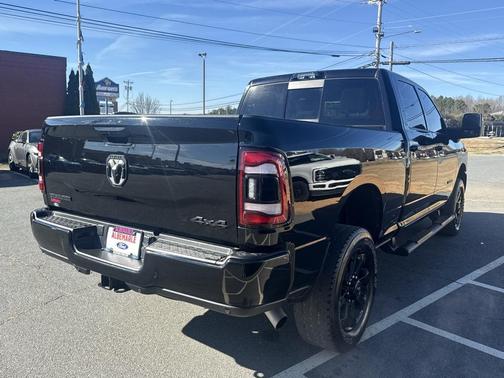 2024 RAM 2500 Big Horn Crew Cab 4x4 6'4' Box