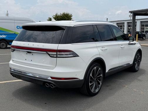 White Metallic 2022 Lincoln Aviator Reserve AWD